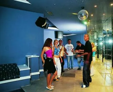 Hotel The 4*