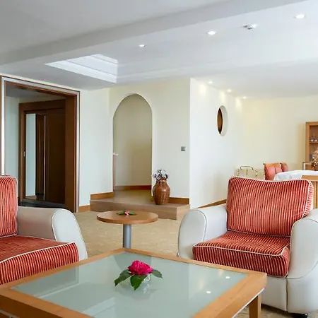 Hotel The 4*